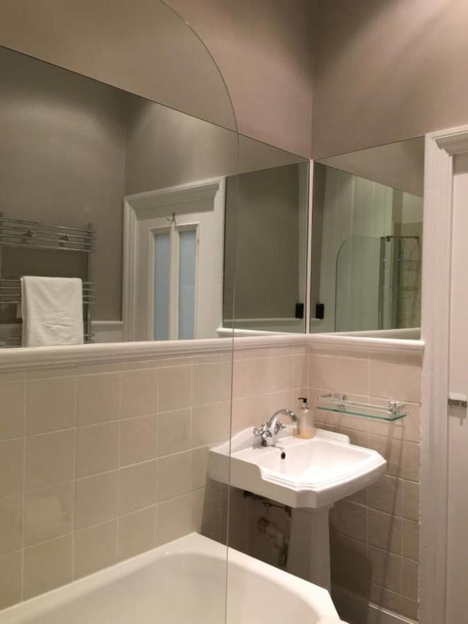 Guestready - Quaint English Flat Near Portobello Apartment Лондон Екстериор снимка